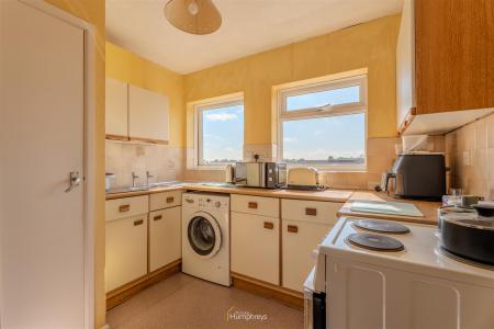 1 bedroom Apartment for sale in Meadow Court, Leigh Road, Wimborne