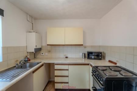 2 bedroom Apartment to let in Crescent Road, Wimborne