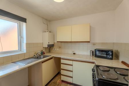 2 bedroom Apartment to let in Crescent Road, Wimborne