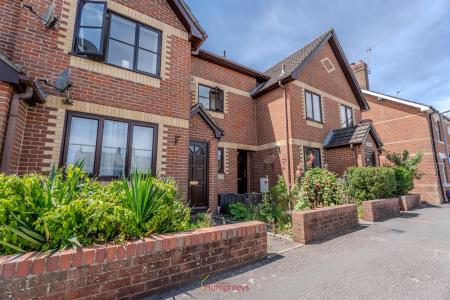 2 bedroom Apartment to let in Crescent Road, Wimborne