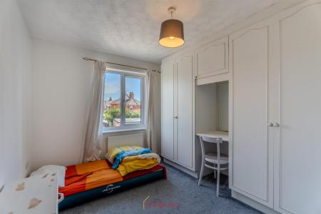 2 bedroom Apartment to let in Crescent Road, Wimborne