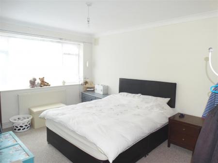 2 bedroom Detached bungalow to let in Sandy Lane, Wimborne