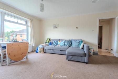 2 bedroom Apartment to let in Allens Road, Wimborne