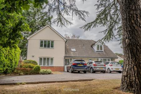 1 bedroom Apartment for sale in New Road, Ferndown