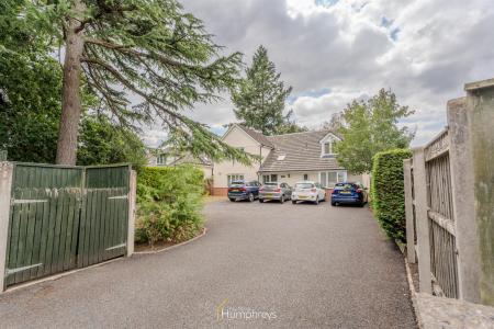 1 bedroom Apartment for sale in New Road, Ferndown