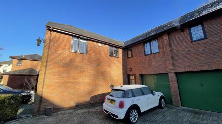 1 bedroom Apartment for sale in Millstream Close, Wimborne