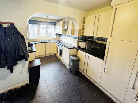 2 bedroom Semi-detached house to let in Old Barn Road, Bere Regis