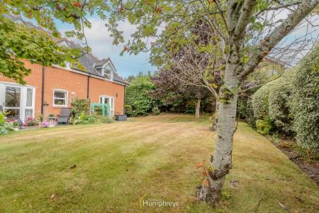 2 bedroom Terraced House for sale in St. Johns Hill, Wimborne