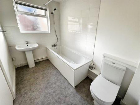 2 bedroom Apartment to let in High Street, Wimborne