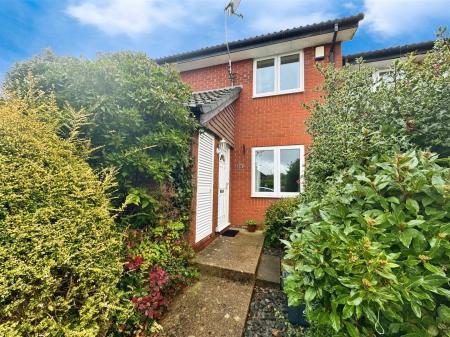 2 bedroom Terraced House to let in Hunter Close, Colehill