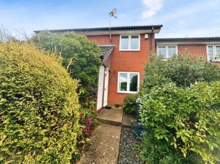 2 bedroom Terraced House to let in Hunter Close, Colehill