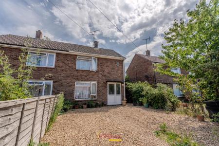 2 bedroom Semi-detached house for sale in Spittlefields, Ringwood