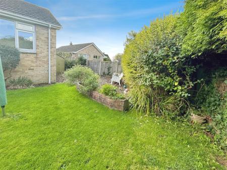 2 bedroom Detached bungalow to let in Minster View, Wimborne