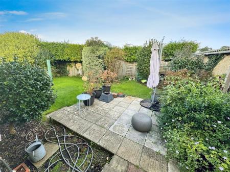 2 bedroom Detached bungalow to let in Minster View, Wimborne