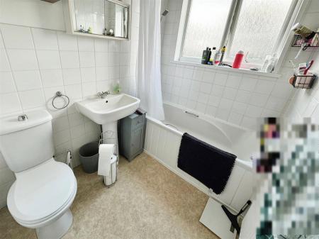 2 bedroom Detached bungalow to let in Minster View, Wimborne