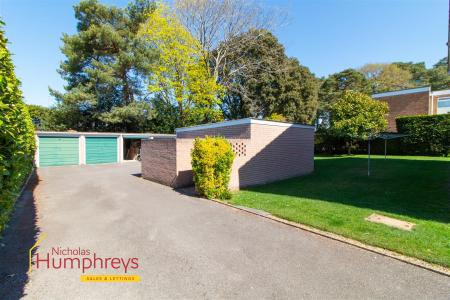 2 bedroom Apartment to let in Princes Road, Ferndown