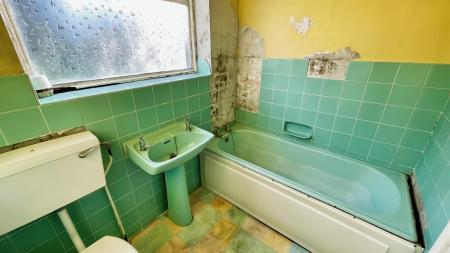 2 bedroom Detached bungalow for sale in Dales Drive, Wimborne