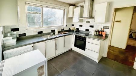 2 bedroom Detached bungalow for sale in Dales Drive, Wimborne