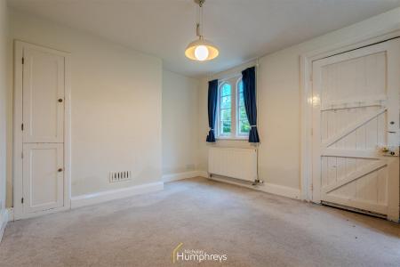 2 bedroom Semi-detached house for sale in Oakley Lane, Wimborne