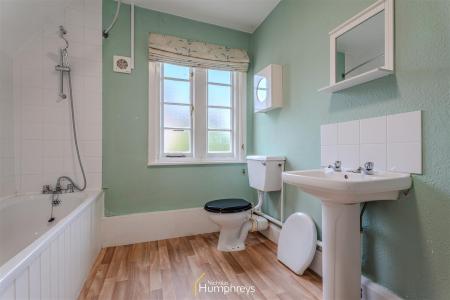 2 bedroom Semi-detached house for sale in Oakley Lane, Wimborne