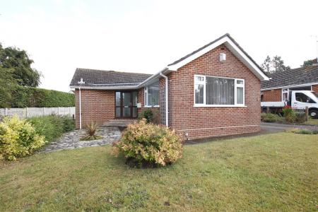 2 bedroom Detached bungalow to let in RIVER CLOSE, WIMBORNE