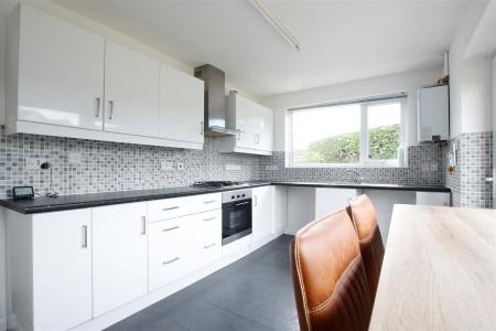 2 bedroom Detached bungalow to let in RIVER CLOSE, WIMBORNE