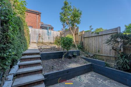 2 bedroom Terraced House to let in Greenhayes Rise, Wimborne