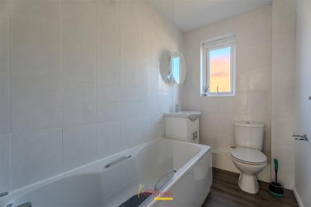 2 bedroom Terraced House to let in Greenhayes Rise, Wimborne