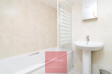 2 bedroom Apartment to let in West Borough, Wimborne