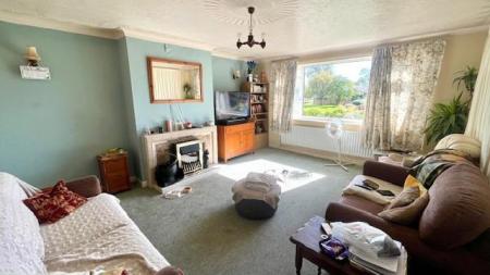 2 bedroom Detached bungalow for sale in DE MONTFORT ROAD MERLEY WIMBORNE