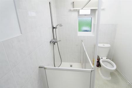 2 bedroom Detached house to let in Charlton, Hampreston