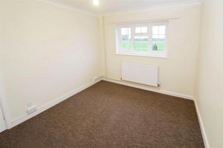 2 bedroom Detached house to let in Charlton, Hampreston