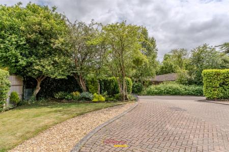 3 bedroom Property for sale in Audemer Court, Ringwood