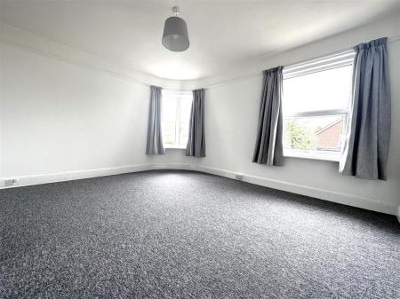 3 bedroom Apartment to let in Leigh Road, Wimborne