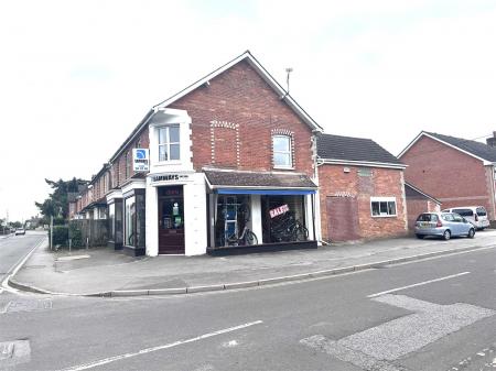 3 bedroom Apartment to let in Leigh Road, Wimborne