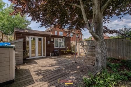3 bedroom Property for sale in Manor Road, Ringwood