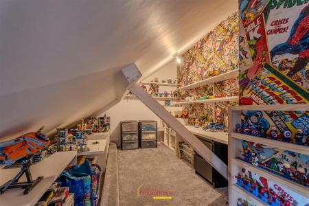 3 bedroom Property for sale in Manor Road, Ringwood