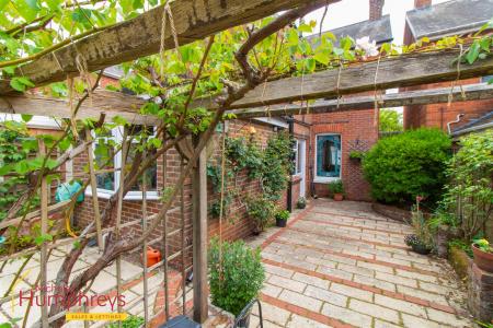 2 bedroom Semi-detached house to let in ST CATHERINES, WIMBORNE