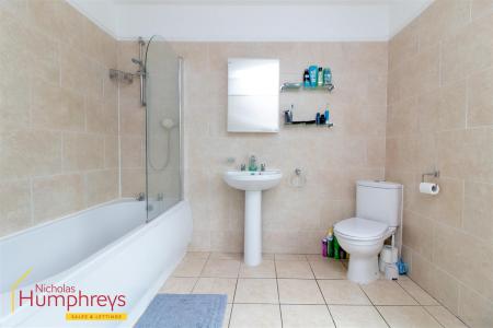 2 bedroom Semi-detached house to let in ST CATHERINES, WIMBORNE