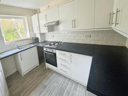 2 bedroom Terraced House to let in Colt Close, Colehill