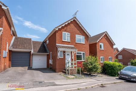 4 bedroom Detached house for sale in Canford View Drive, Wimborne