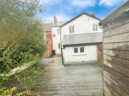 2 bedroom Terraced House to let in West Street, Wimborne