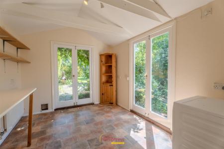 3 bedroom Semi-detached house for sale in Greenhill Close, Wimborne