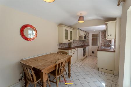 3 bedroom Semi-detached house for sale in Greenhill Close, Wimborne