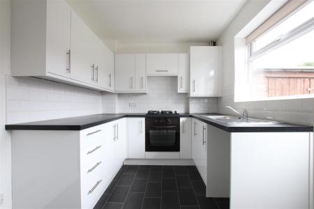 2 bedroom Terraced House to let in Sycamore Close, Creekmoor