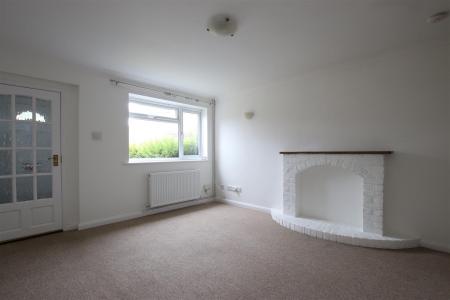 2 bedroom Terraced House to let in Sycamore Close, Creekmoor
