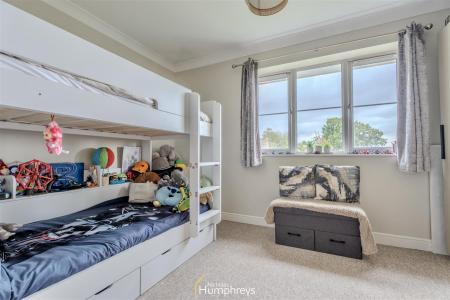 2 bedroom Semi-detached house to let in Bridle Way, Colehill