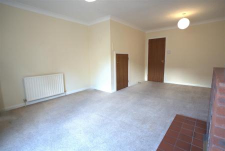 2 bedroom Terraced House to let in Sheppards Field, Wimborne