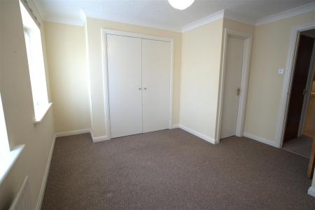 2 bedroom Terraced House to let in Sheppards Field, Wimborne