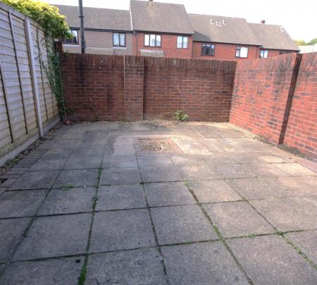 2 bedroom Terraced House to let in Sheppards Field, Wimborne